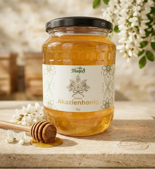 Akazienhonig umgeben von Akazien in der Natur