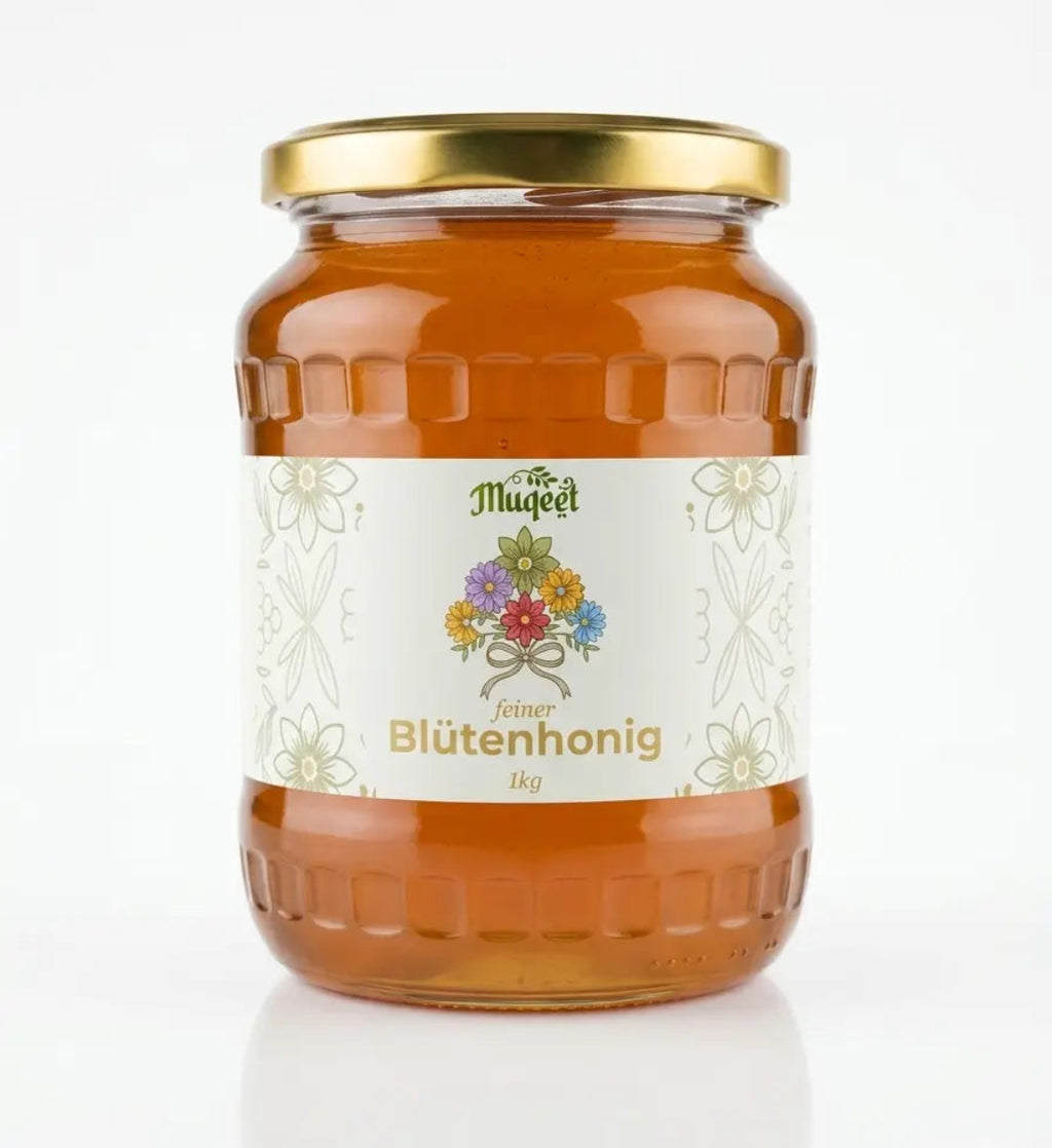 Blütenhonig 1kg auf weißem Hintergrund